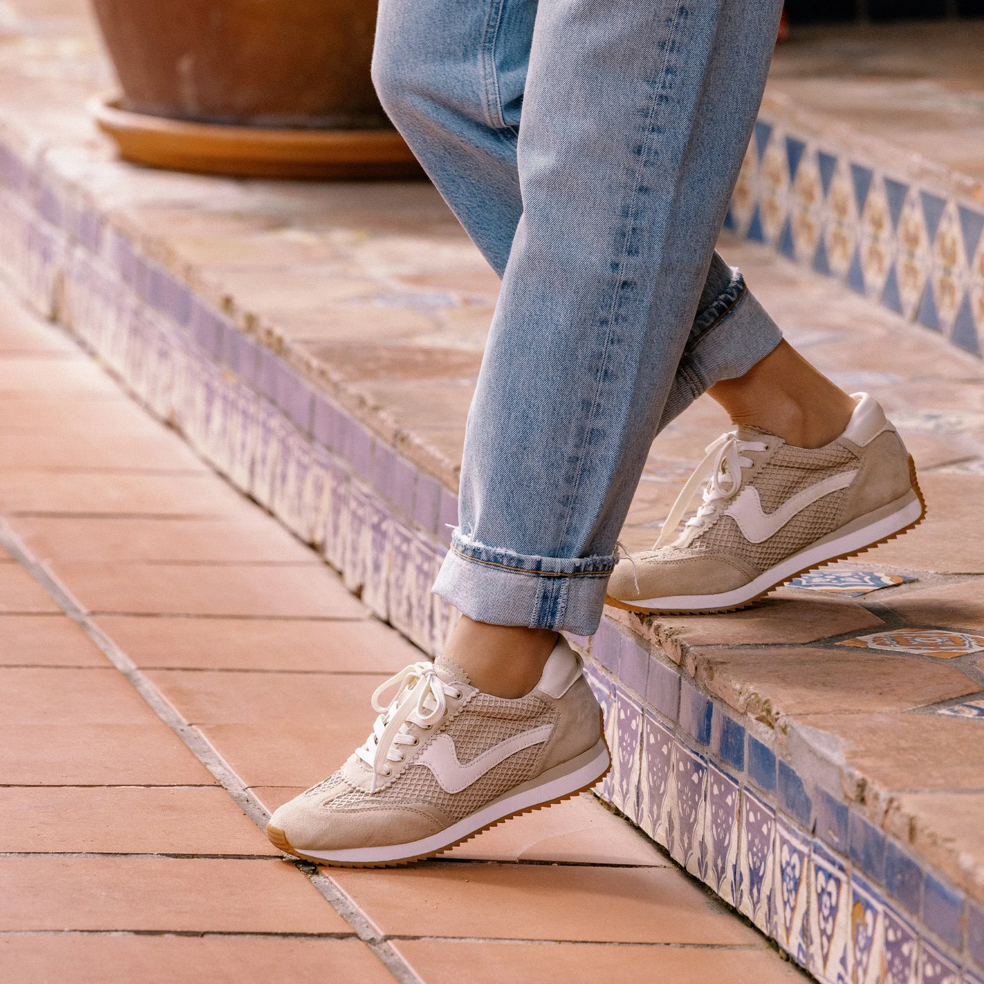 B.NTCD MESH SNEAKERS SESAME WOVEN MESH