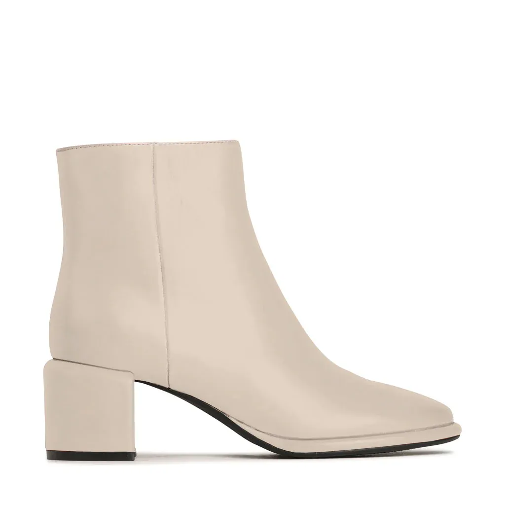 EOS Darcellion Ivory Ankle Boot