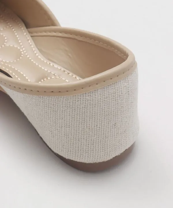 Floral Embroidery Jutti Flats