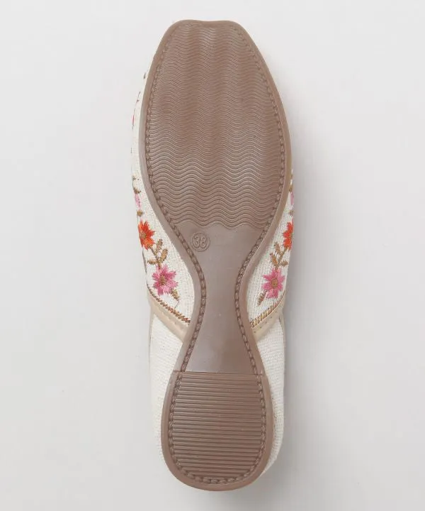Floral Embroidery Jutti Flats