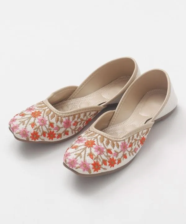 Floral Embroidery Jutti Flats