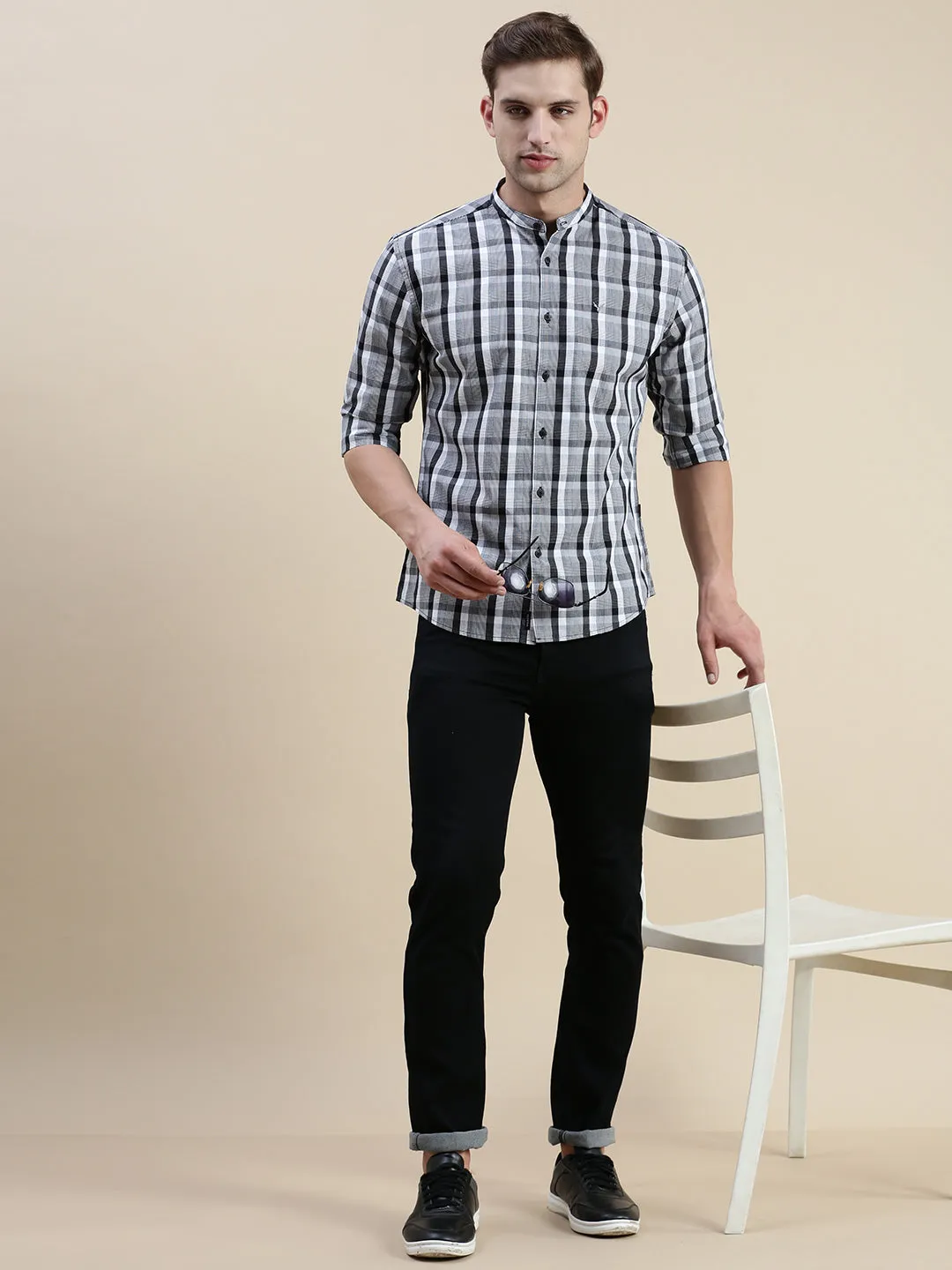 Men Grey Standard Slim Fit Tartan Checks Mandarin Collar Cotton Casual Shirt