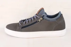 Men Pikes Sneakers In Peak Gray