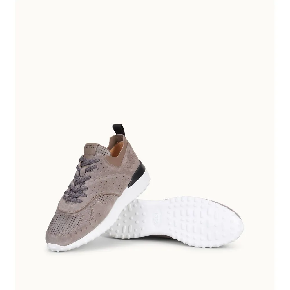 Sneakers in Suede