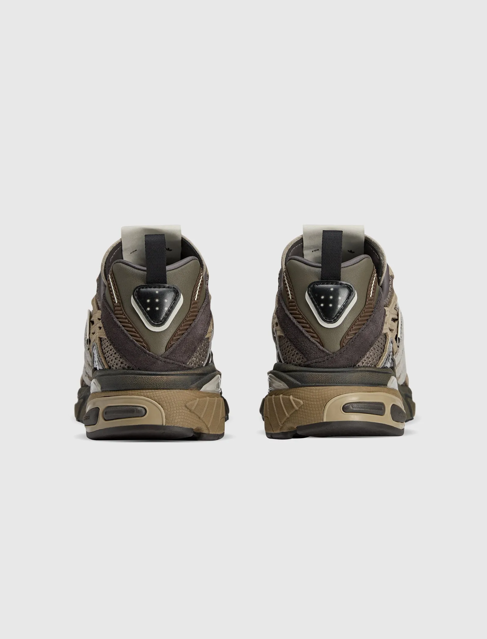 SONG FOR THE MUTE X ADISTAR CUSHION "BROWN"