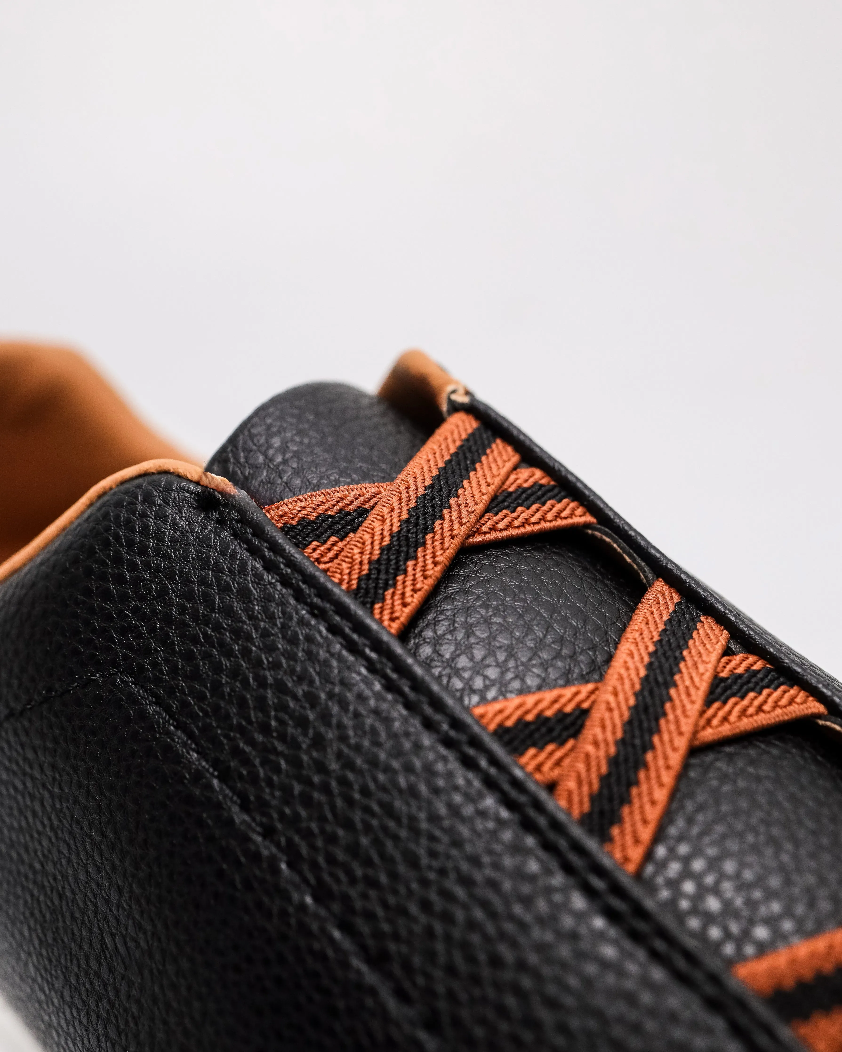 Tomaz C687 Men's Crisscross Elastic Strap Sneakers
