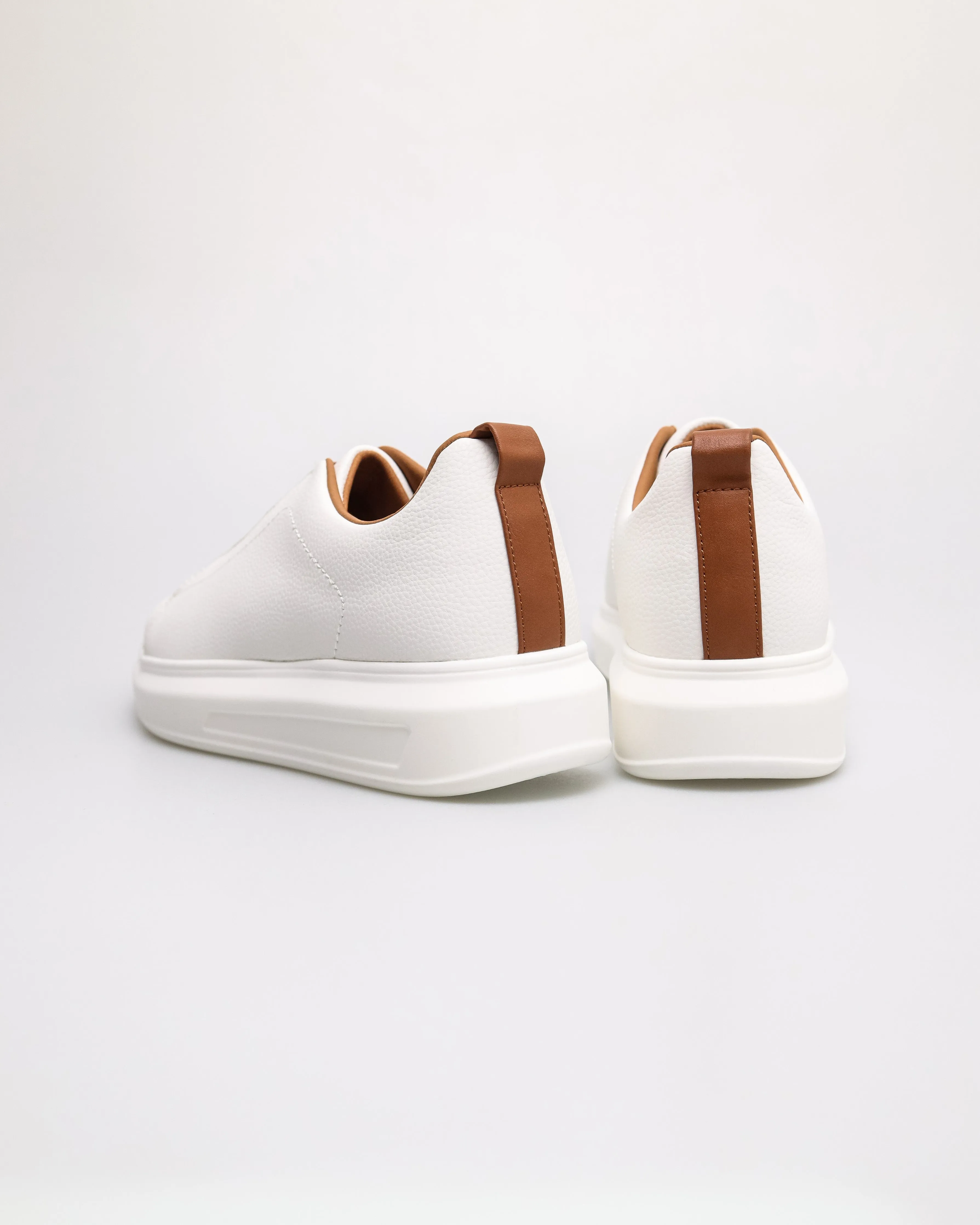 Tomaz C687 Men's Crisscross Elastic Strap Sneakers