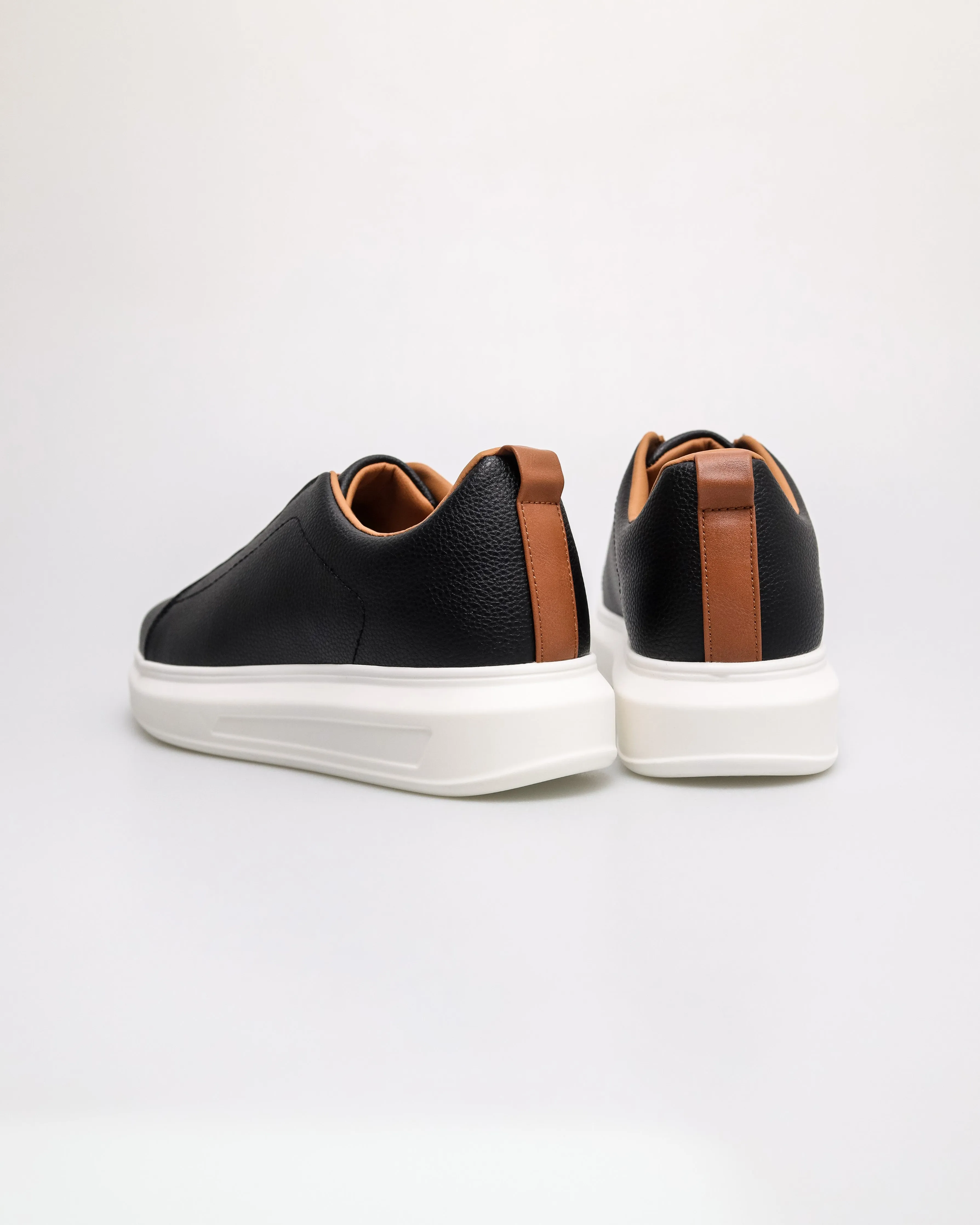 Tomaz C687 Men's Crisscross Elastic Strap Sneakers