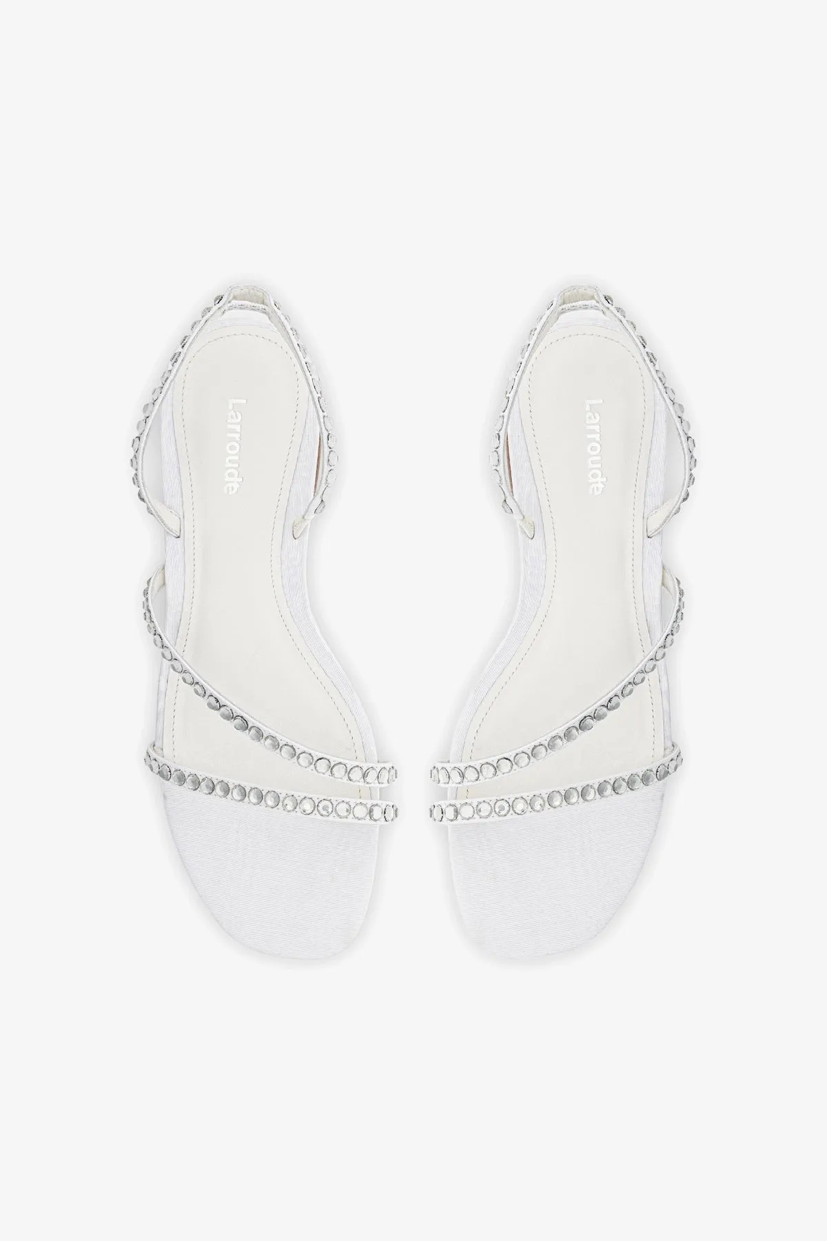 Vicky Flat Sandal In White Fabric and Crystals