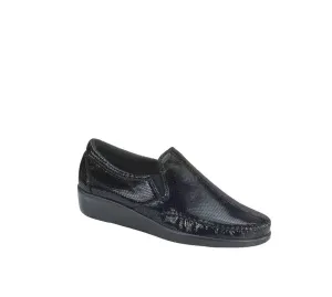 Women Dream Loafer Slip-On - Narrow Width In Black Snake