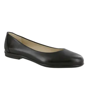 Women's Scenic Ballet Flat - Narrow In Black